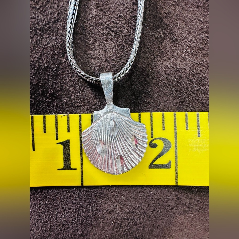 Solid 14kt white gold and .925 Silver Shell Pendant only - Picture 6 of 7